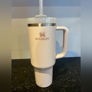 Stanley Quencher 40 Oz Rose Quartz